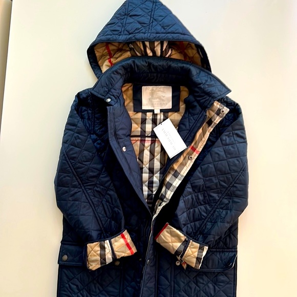 Authentic Burberry Never worn hasTag attached FITS Female size SMALL - Picture 2 of 6